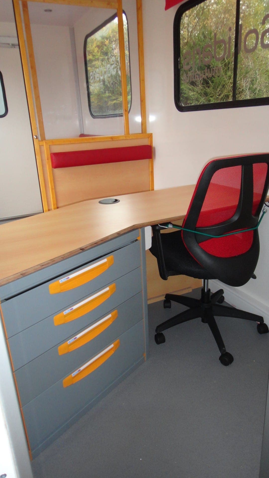 Bureaux mobiles, réalisation