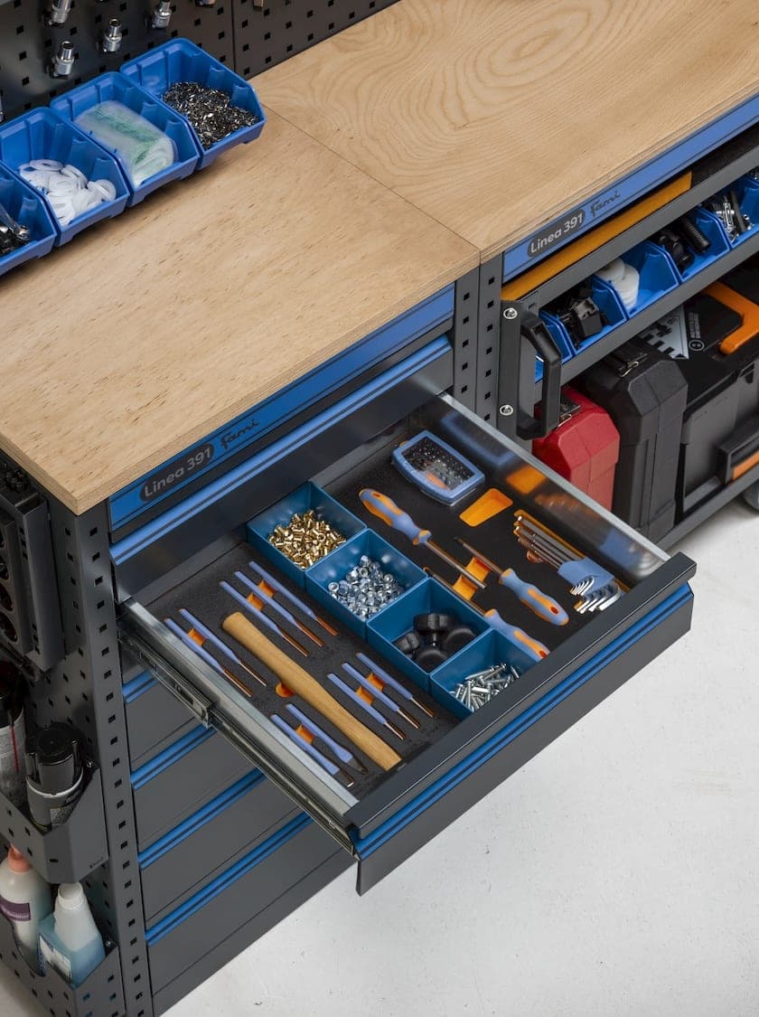 Mobilier d’atelier Linea 391, réalisation